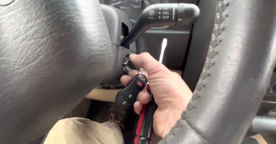 2006 Jeep Liberty Key Stuck in Ignition