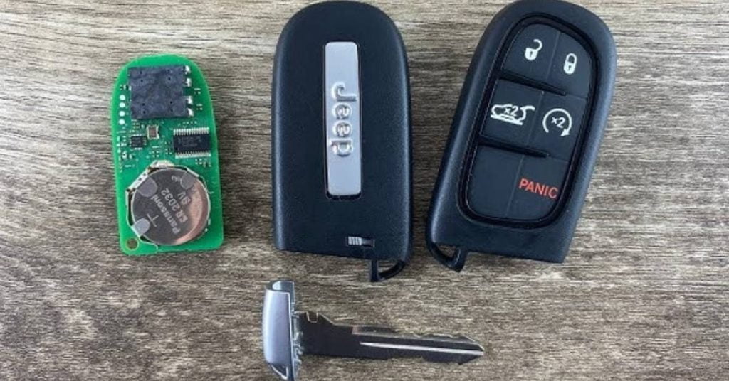 How to Open a Jeep Key Fob? An Essential Guide to Accessing the Inner