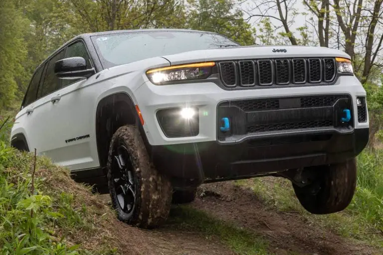 Are all Jeep Grand Cherokee 4-wheel drive models suitable for off-roading?