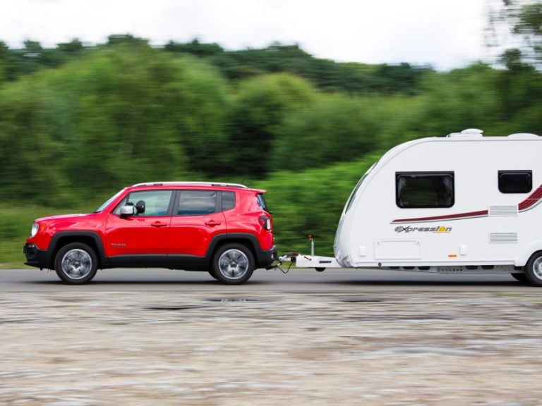 Can a Jeep Renegade Tow a Camper Efficiently?