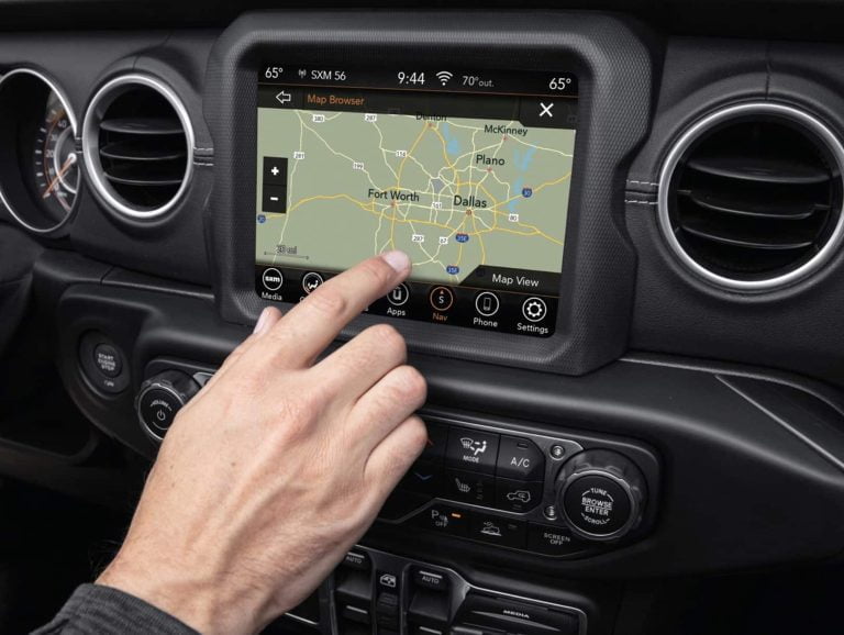 Do Jeep Wranglers have navigation?