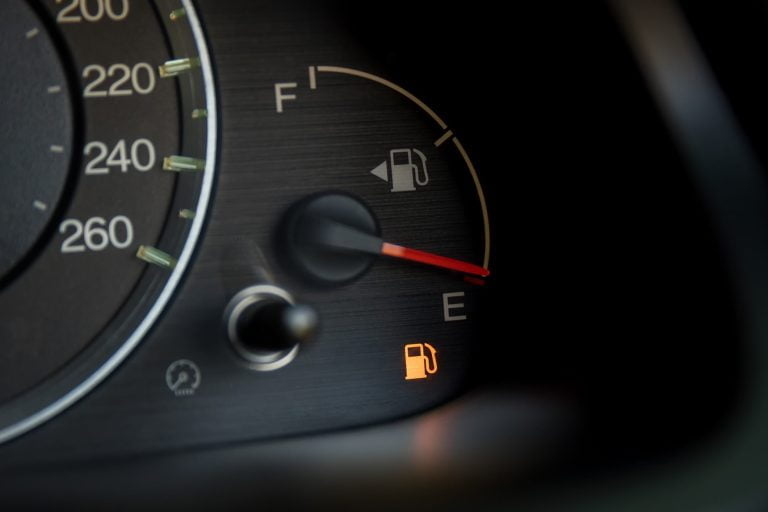 How Many Miles After Gas Light Jeep Compass Can Travel?