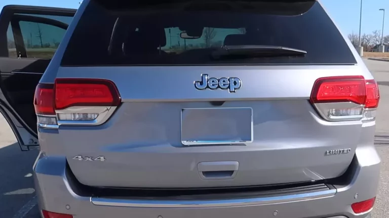 How to activate trailer lights on Jeep Grand Cherokee?