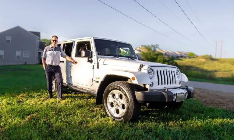 How to Break into a Jeep Wrangler Safely and Legally?