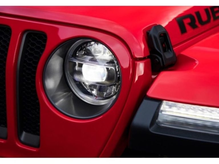 Jeep Wrangler LED headlights availability in Canada