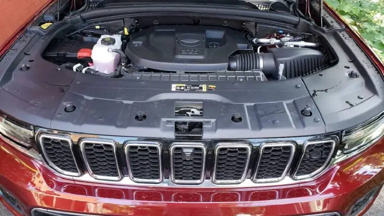 What Engine is in a Jeep Grand Cherokee?