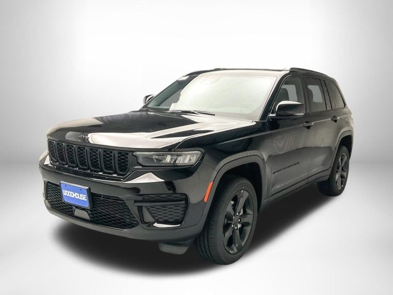What is a Jeep Grand Cherokee Altitude?